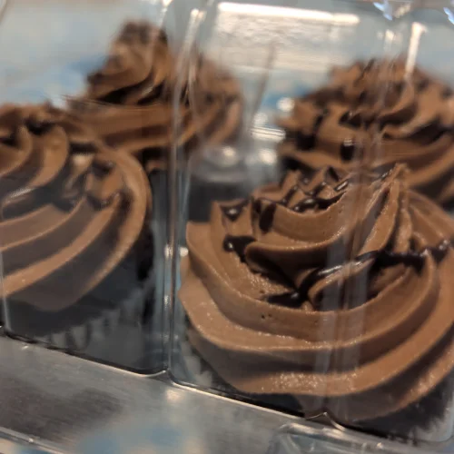 4 Cup cakes Triple Chocolate